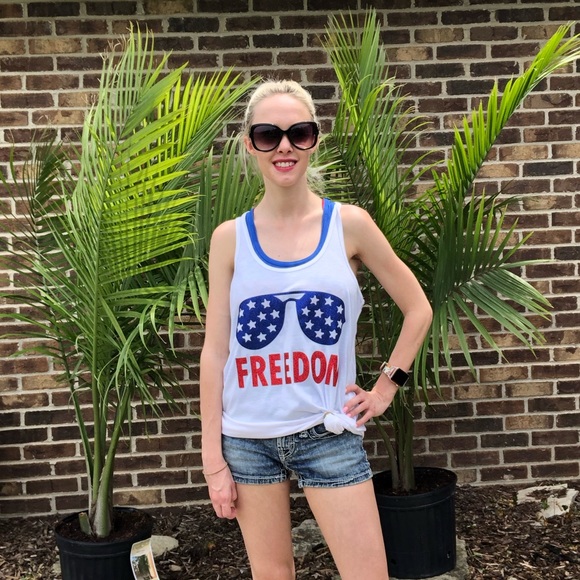 Freedom Patriotic Tank - Picture 4 of 8